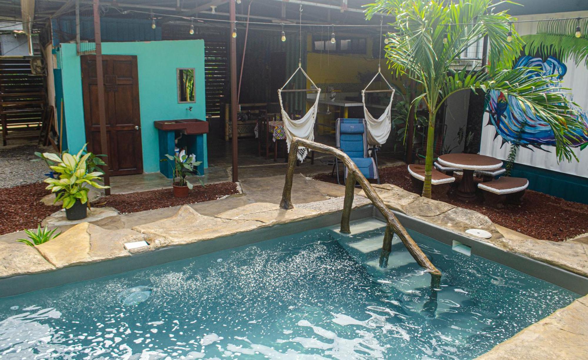 The Jungle Container Bed & Breakfast Quepos Ngoại thất bức ảnh